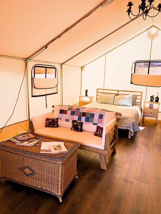 Silver Spur Homestead Luxury Glamping - The Cowboy Tombstone Buitenkant foto